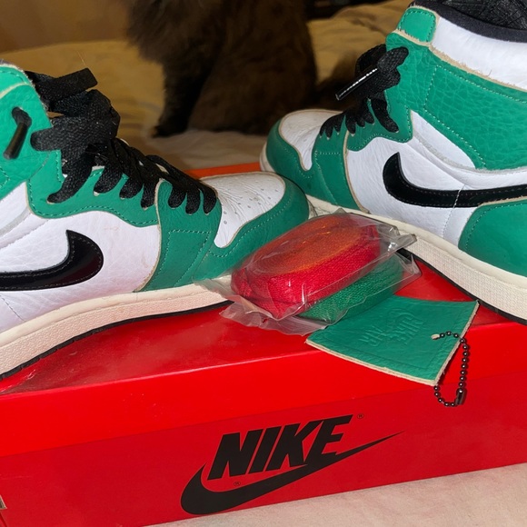 Nike air Jordan 1 retro high OG “lucky green” size 7 - Picture 4 of 7